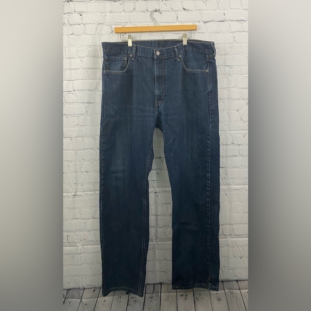 Levi’s 505 Mens W40 x L32 Straight Leg Medium Wash Jeans